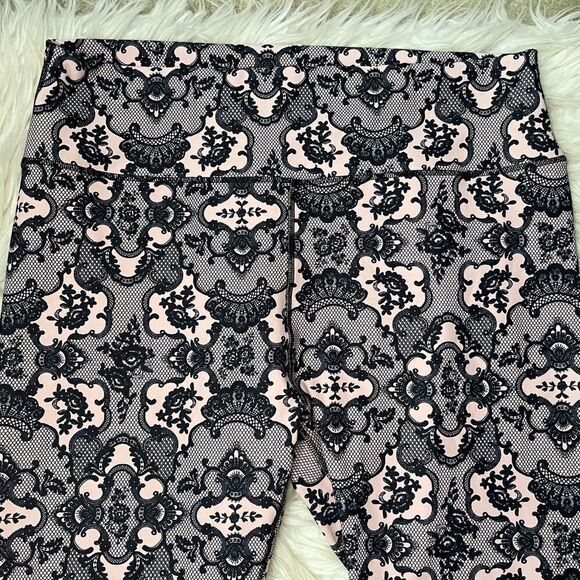 Fabletics High-Waist Printed PowerHold 7/8 Legging - Picture 3 of 9